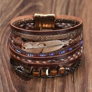 NWOT Vintage Feather & Rhinestone Decor Fashion Bracelet